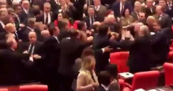 Engin Özkoç'un yaptığı konuşmanın görüntüleri