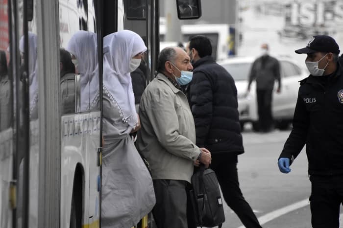 Umreden dönen 10 bin kişi karantinada İşte son durum