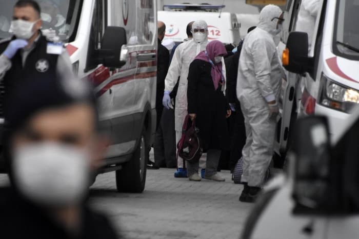 Umreden dönen 10 bin kişi karantinada İşte son durum