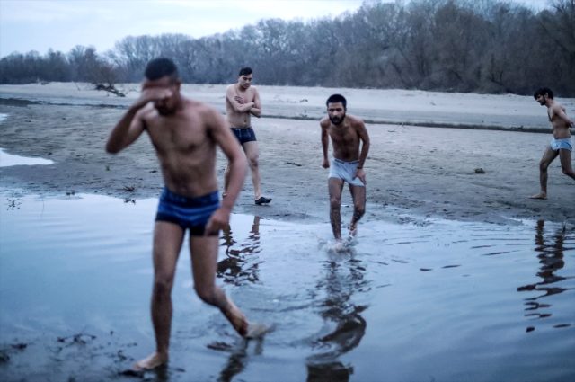 Sanki Biz Dedik Bizi Kurtarın Diye