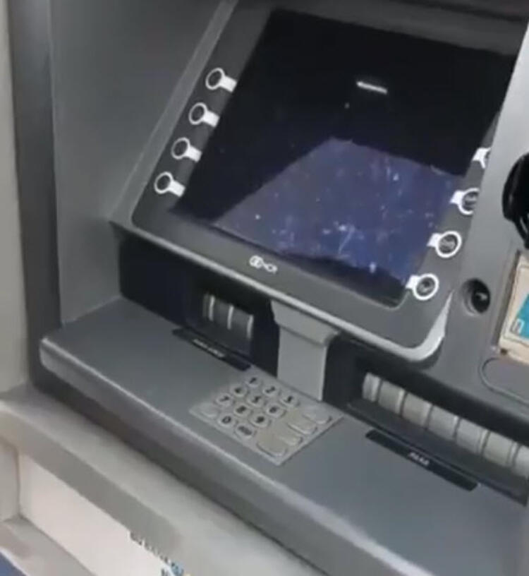 ATM den para çekerken dikkat