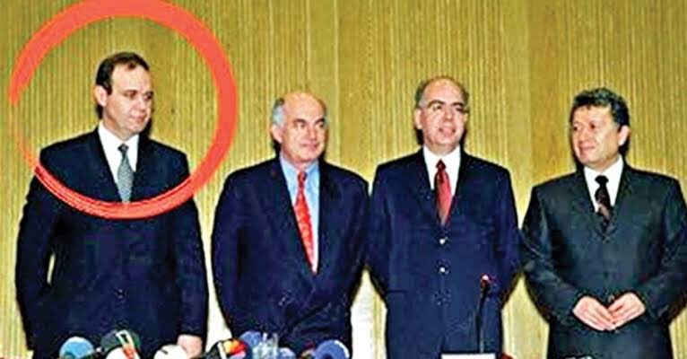 ekonomisini uçuruma sürüklemi