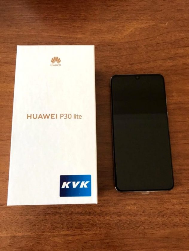 İmamoğlu muhtarlara 2.600 liralık akıllı telefon hediye etti