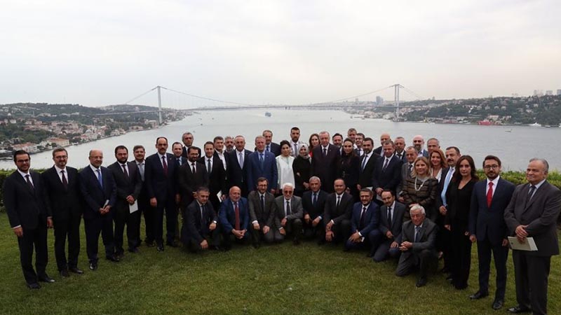 Erdoğan medya yöneticileriyle bir araya geldi