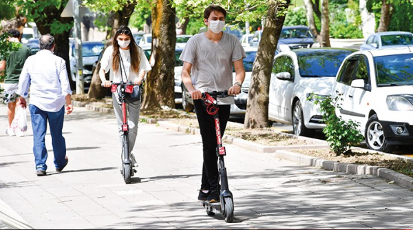 Elektrikli scooter’lar yaygınlaşıyor! Plakaları neden yok