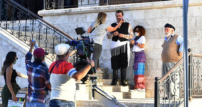 Usta oyuncu Halil Kumova hayatını kaybetti