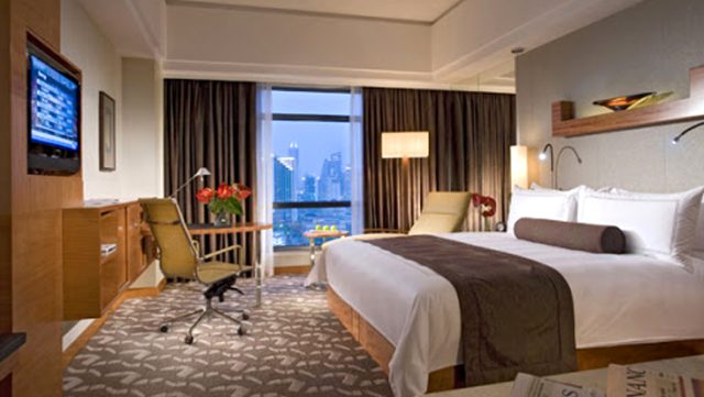 Mühendis genç kız otel odasında dehşeti yaşadı