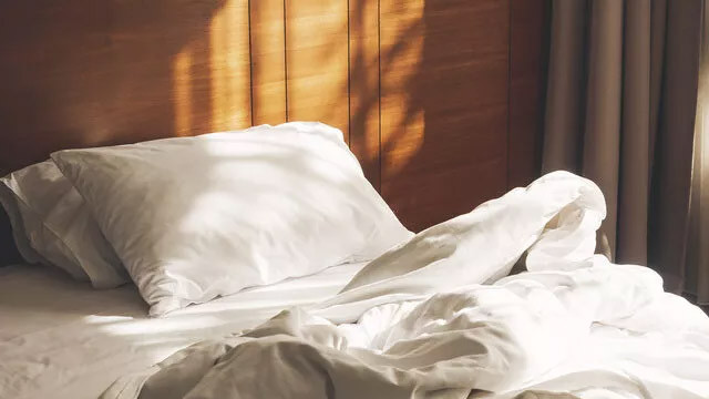 Mühendis genç kız otel odasında dehşeti yaşadı