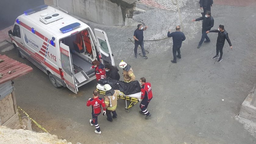 İstanbul'daki depoda çıkan yangında Pakistan uyruklu 4 kişi hayatını kaybetti 