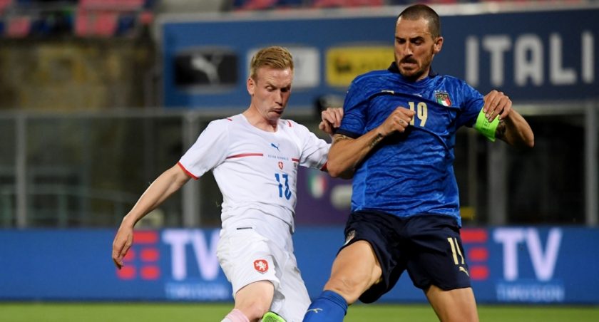 Hakan Çalhanoğlu Bonucci ile Telefonda Konuştuğunu Açıkladı