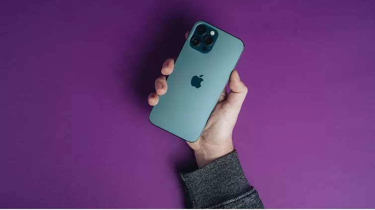 iPhone 13 Pro Max ve iPhone 12 Pro Max Apple'ın en yeni Pro modelleri karşılaştırıldı