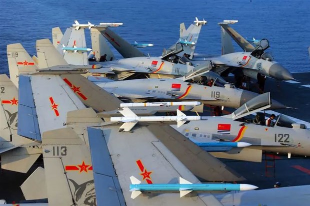 Çin Savaş Uçakları Üst Üste 2. Gün Tayvan'a Doğru Uçuyor