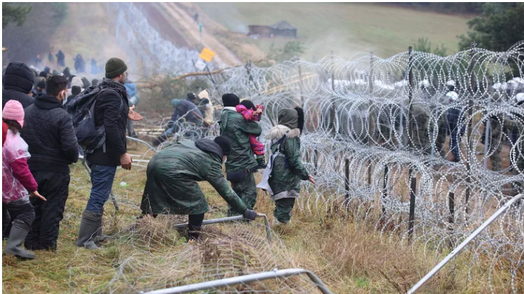 Belarus'un Desteklediği Göçmenler Polonya Sınırını Geçmeye Çalışıyor