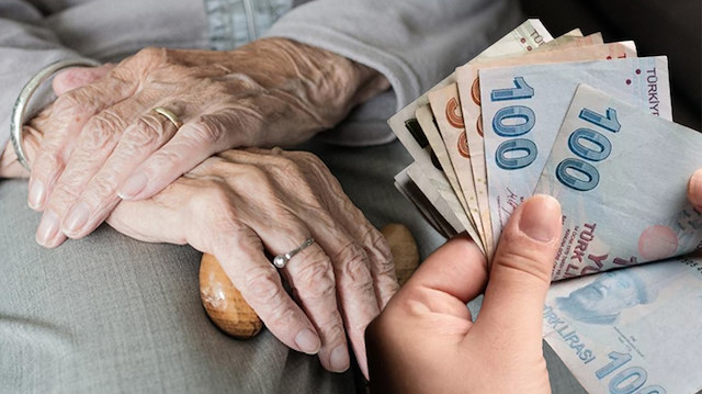 Emekliler ve Ekonomi: Artan Hayat Pahalılığı Emeklileri Nasıl Etkiliyor?