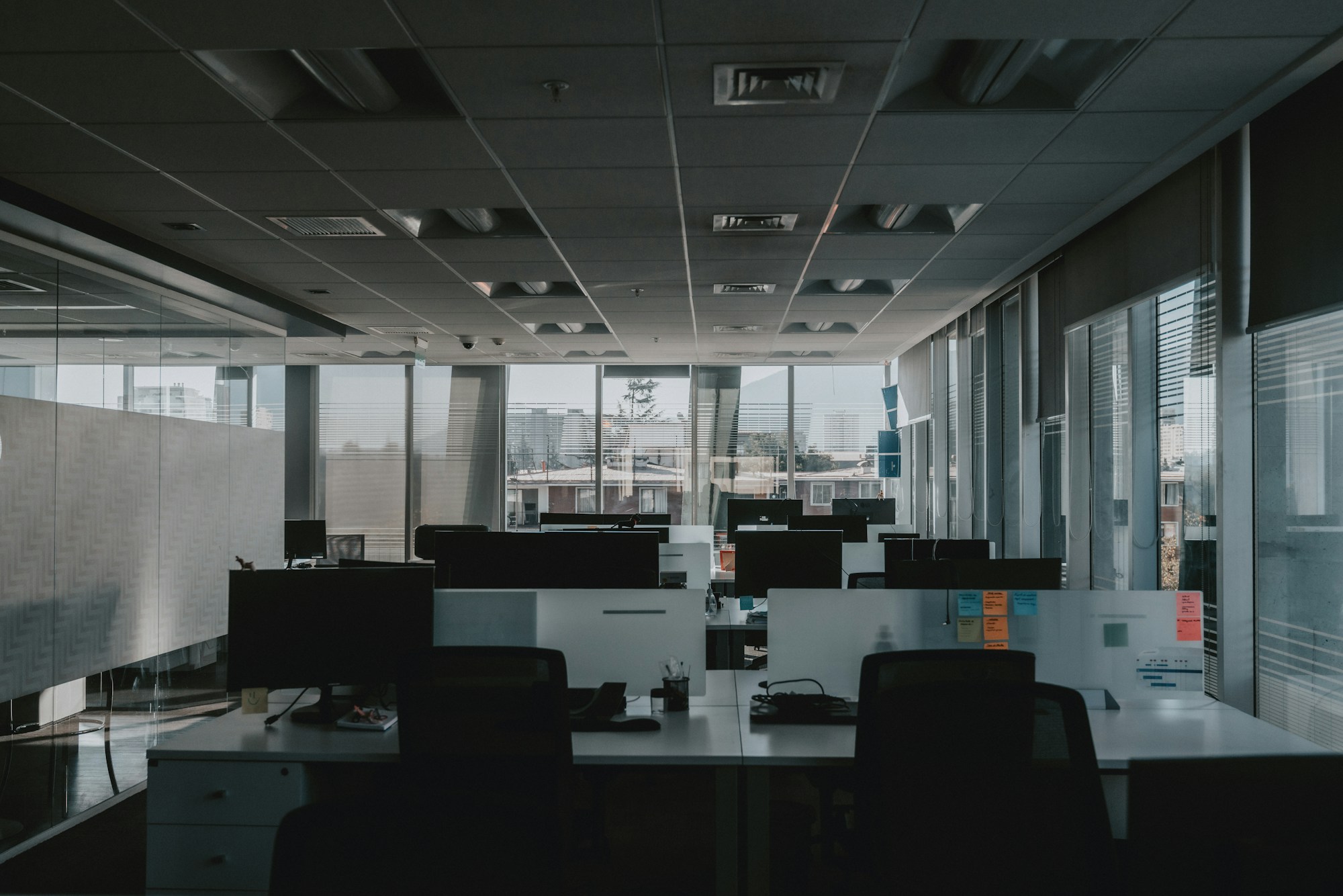 29 Ekim tatili haberine ait görsel: boş bir ofis katı (temsili fotoğraf)