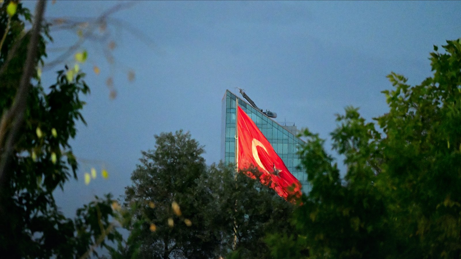 Erdoğan 31 Mart Yenilgisinin Acısını mı Çıkarıyor? Seçim Sonrası Strateji