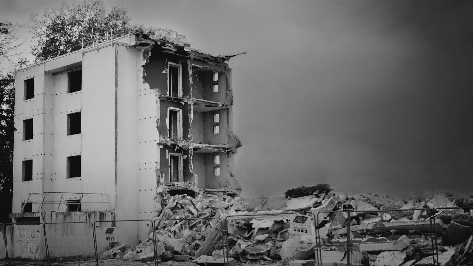 İzmir Depremi: Rıza Bey Apartmanı’nda Arama Kurtarma Çalışmaları